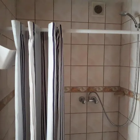 بيت ضيافة Goscinne Kolorowa Nowecin